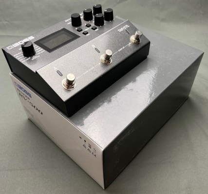 BOSS - RV-500 Reverb Pedal 6